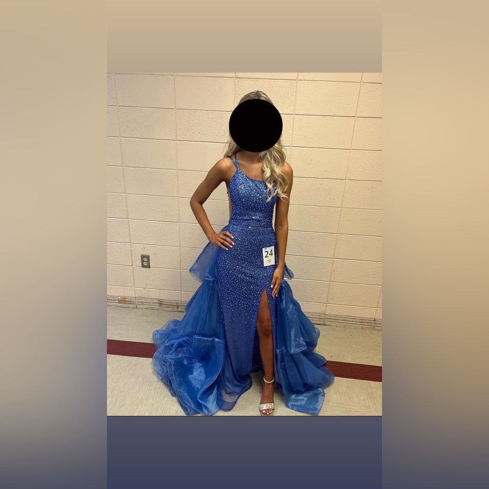 Elegant Blue Evening Gown